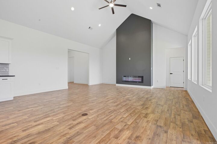 Property Photo: 7452 Northwood Dr AR 72019