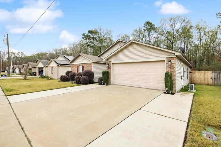 Property Photo: 219 Iris Street AR 72015