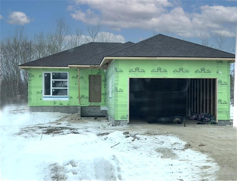 Property Photo:  10 Tamarack Lane  MB R0C 0P0 