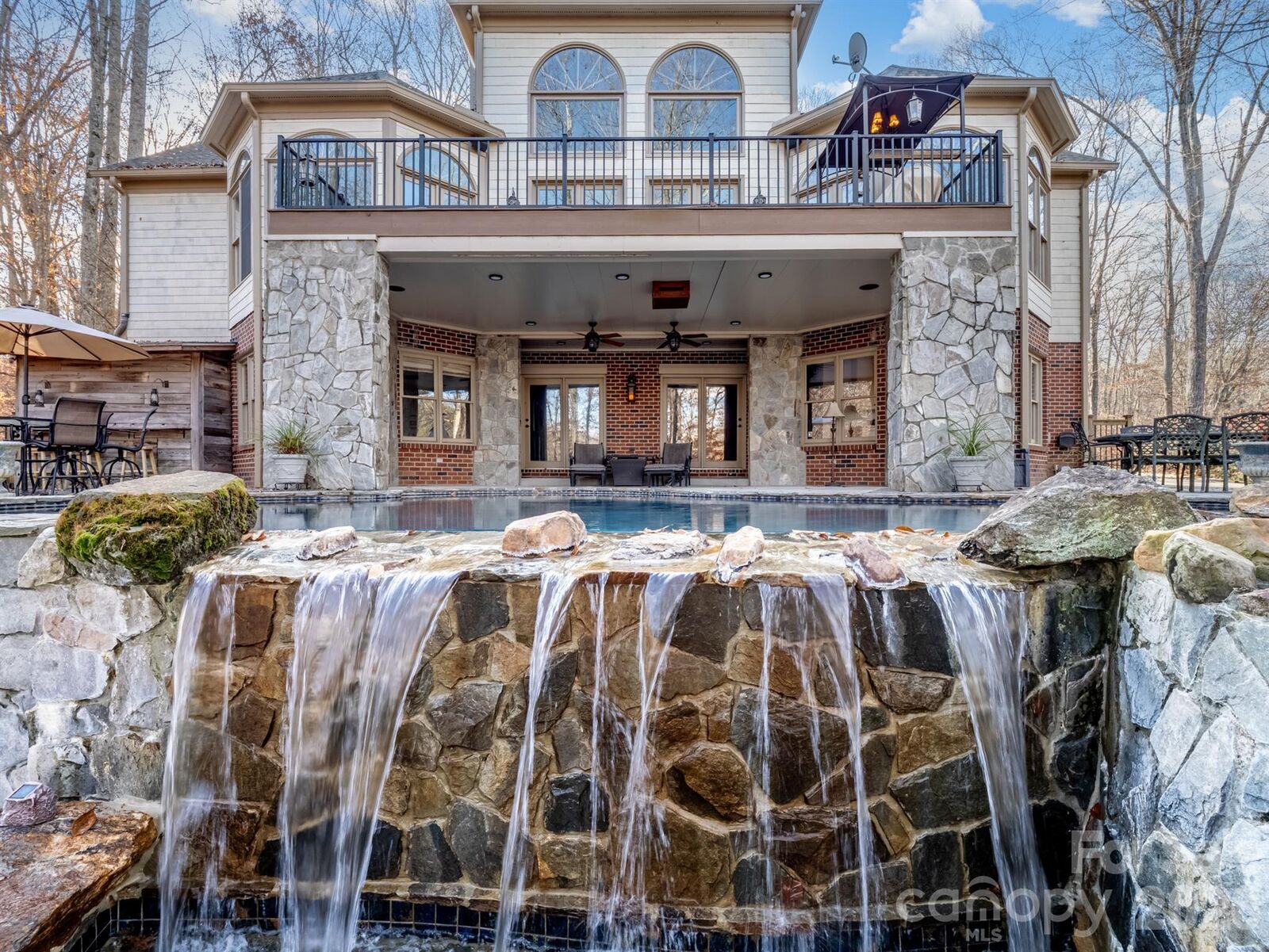 Property Photo: 1090 N Saunders Drive NC 28609