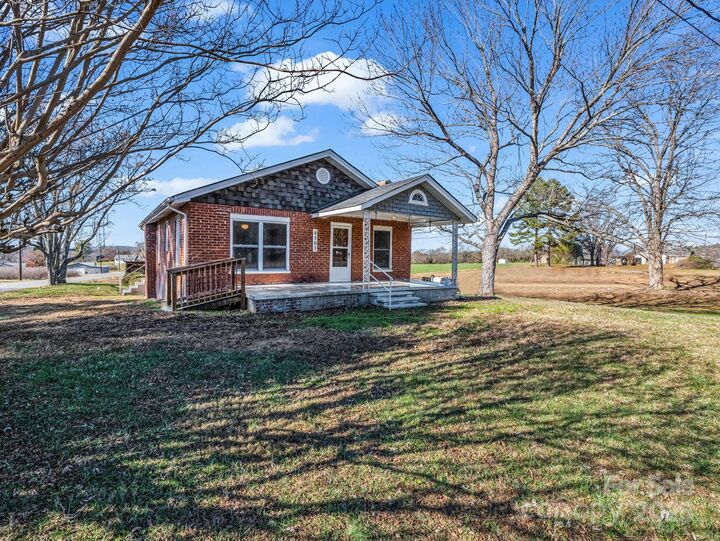Property Photo:  4501 Polkville Road  NC 28150 