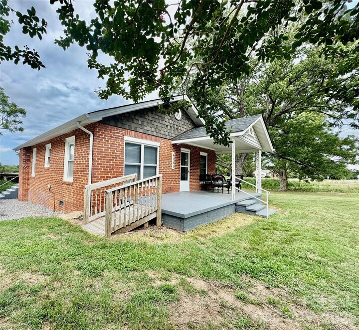 Property Photo:  4501 Polkville Road  NC 28150 