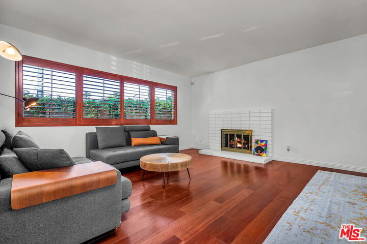 Property Photo:  2925 Dona Susana Dr  CA 91604 