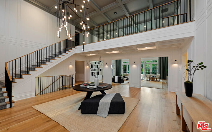 Property Photo: 491 N Tigertail Rd CA 90049