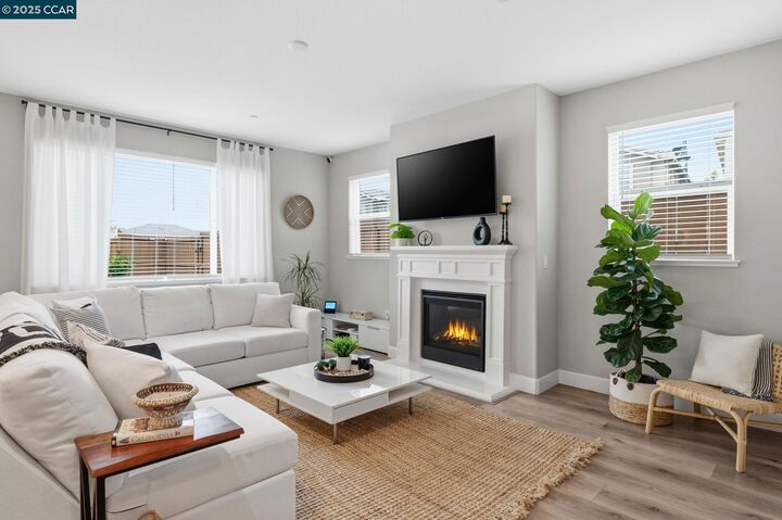 Property Photo:  5227 Waterleaf Ln  CA 94534 