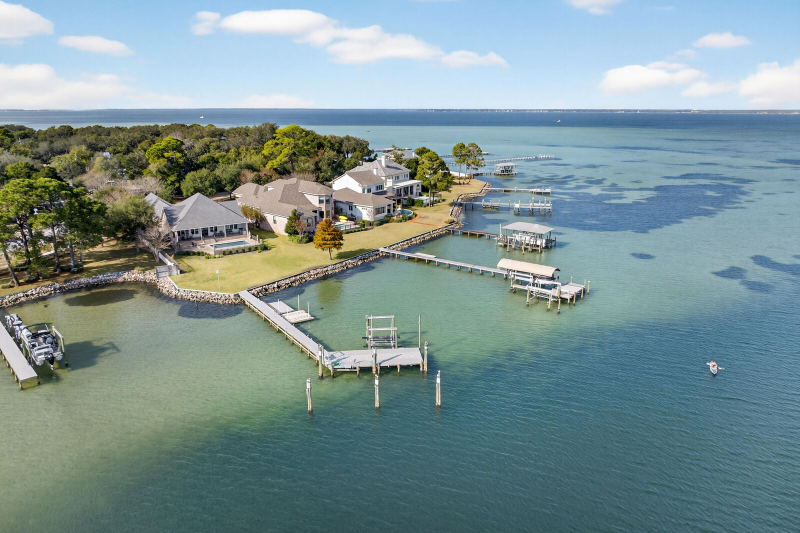 Property Photo: 901 Peacocks Point Drive FL 32541