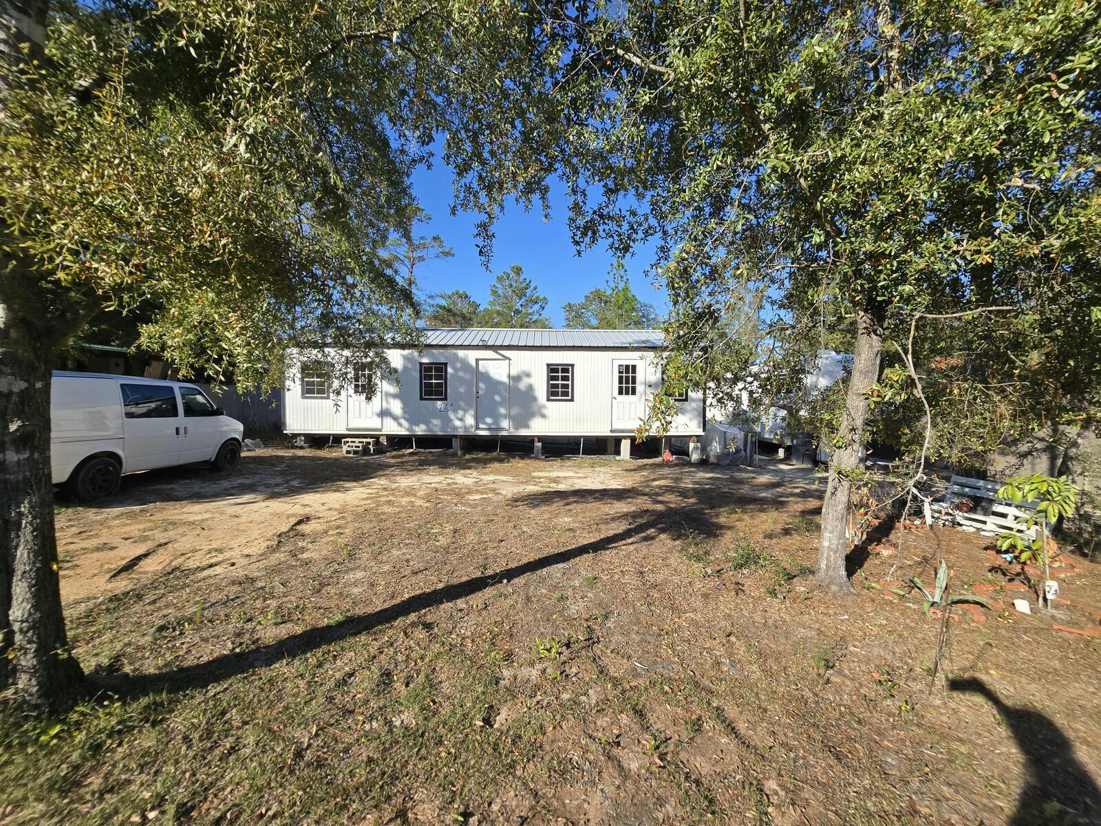 Property Photo: 261 E Jonquil Avenue FL 32433