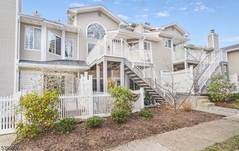 Property Photo:  28 Bentley Court  NJ 07921 