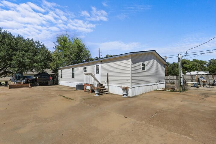 Property Photo:  450 Reuben White Drive  TX 77532 