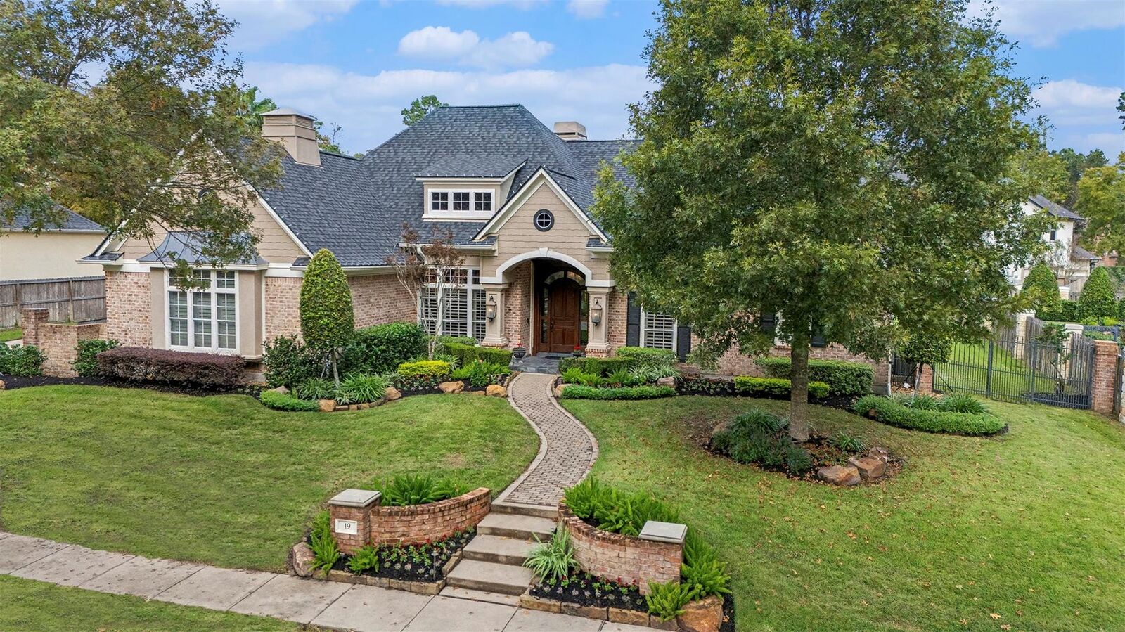 Property Photo: 19 New Greens Court TX 77339