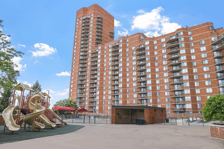 426 Harmon Cove Tower 426  Secaucus NJ 07094 photo