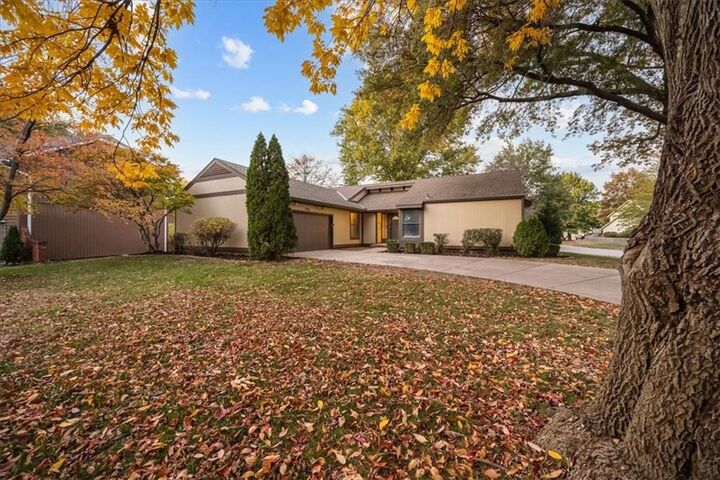 Property Photo:  2300 W Post Oak Road  KS 66061 