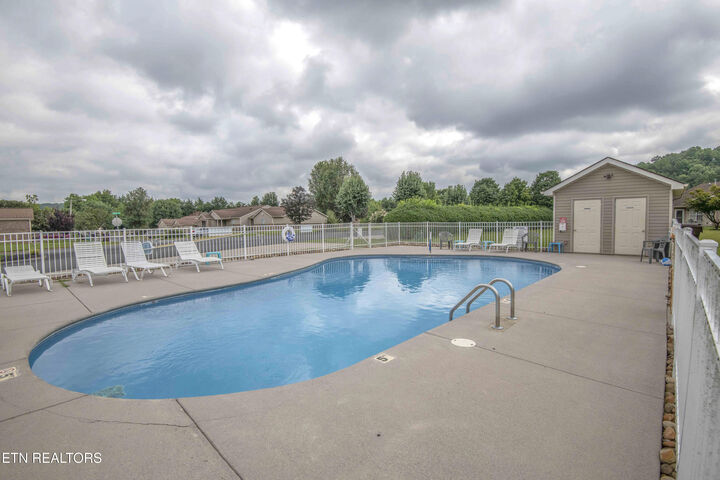 Property Photo: 9919 Tinsmith Way TN 37931