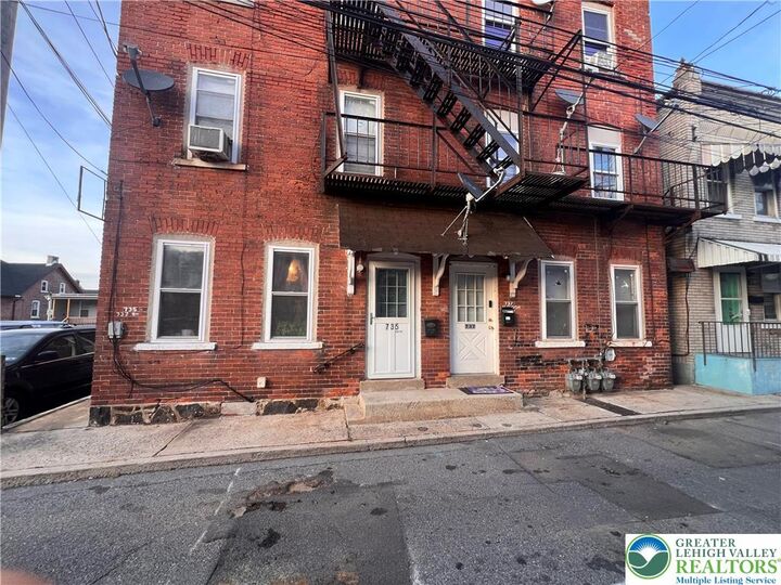Property Photo:  735 Laufer Street  PA 18015 