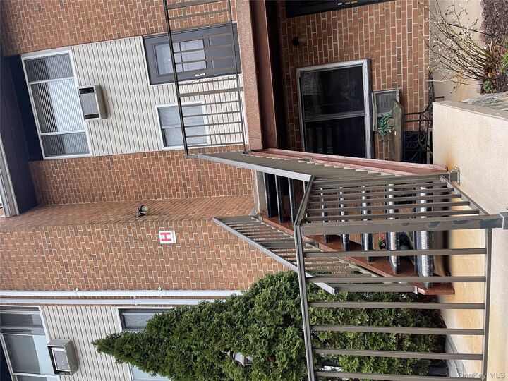 Property Photo:  150 Glenwood Avenue H3  NY 10703 