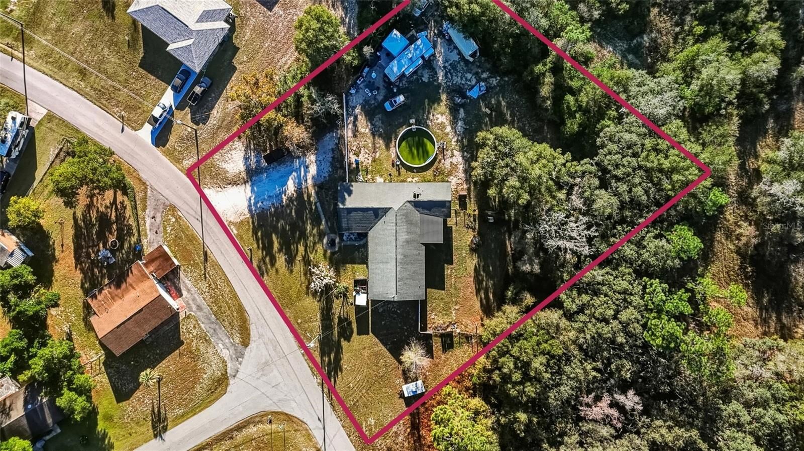 Property Photo: 6106 Idle A While Circle FL 33523
