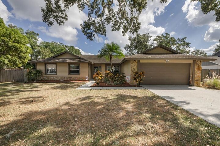 Property Photo:  415 Bayfield Drive  FL 33511 