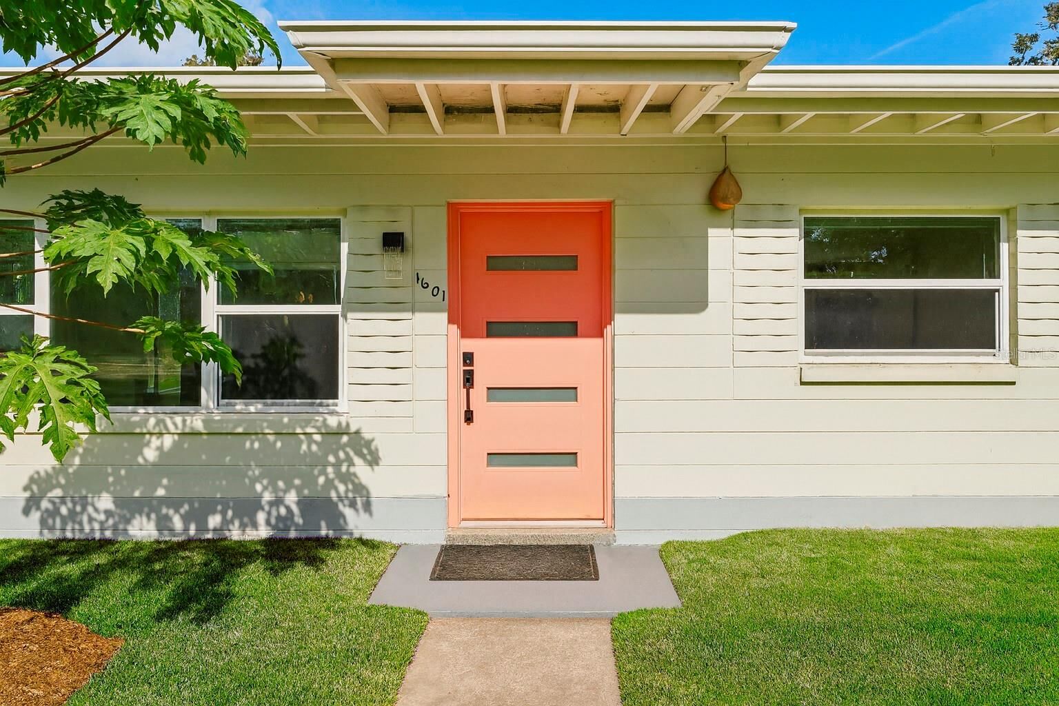 Property Photo: 1601 Triangle Avenue FL 32806