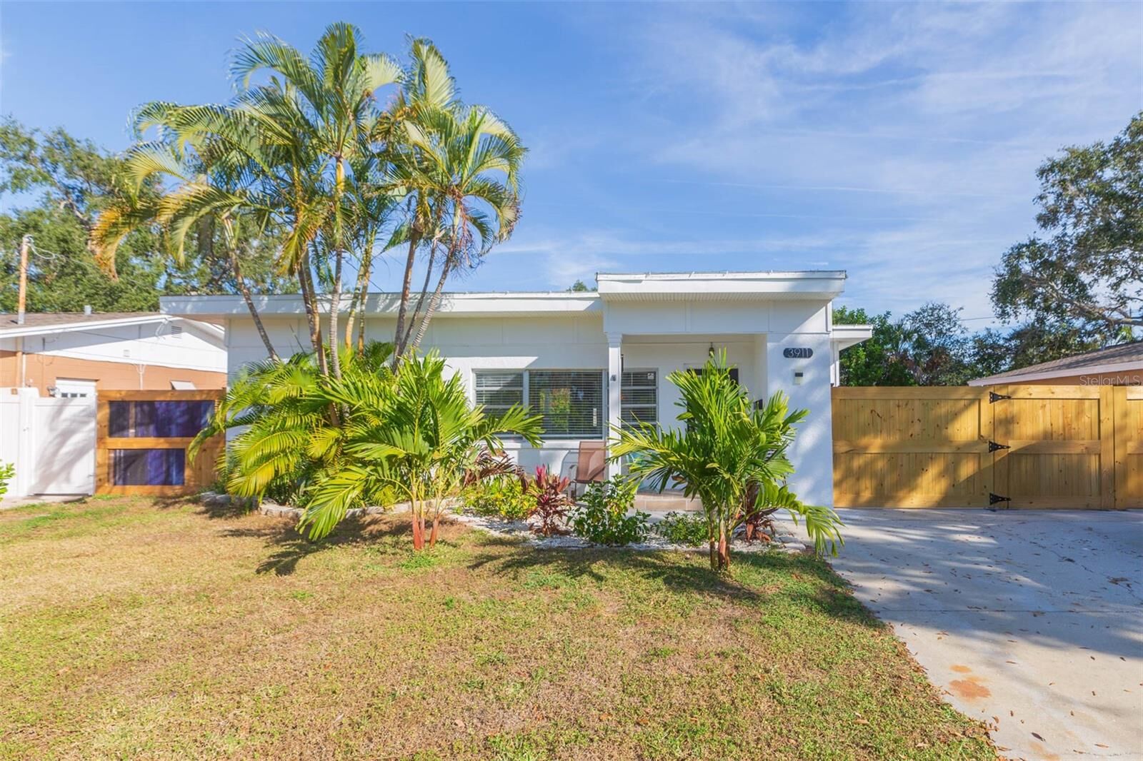 Property Photo: 3911 Helena Street NE FL 33703