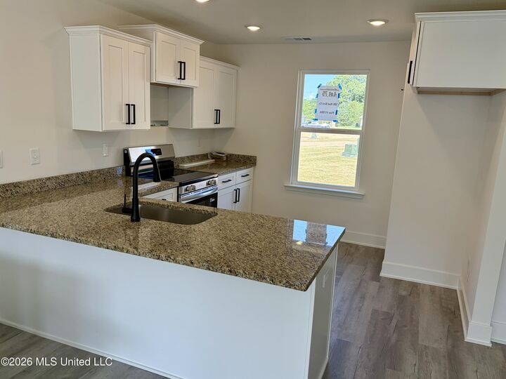 Property Photo:  106 Red Bird Cove  MS 38668 