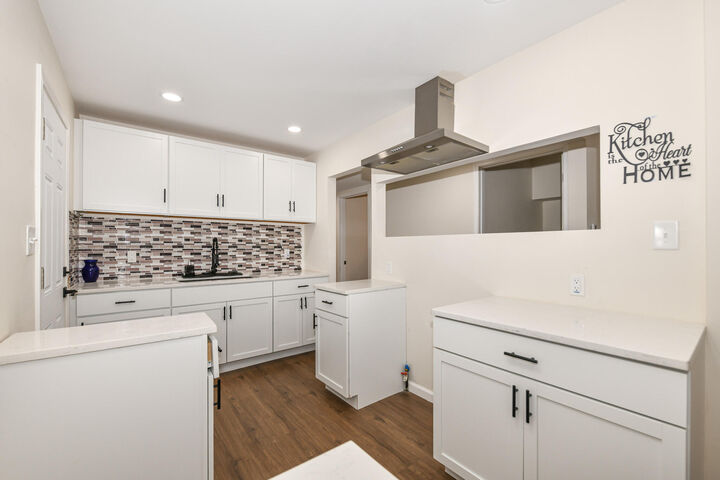 Property Photo: 1580 W Howard Ave WI 53221