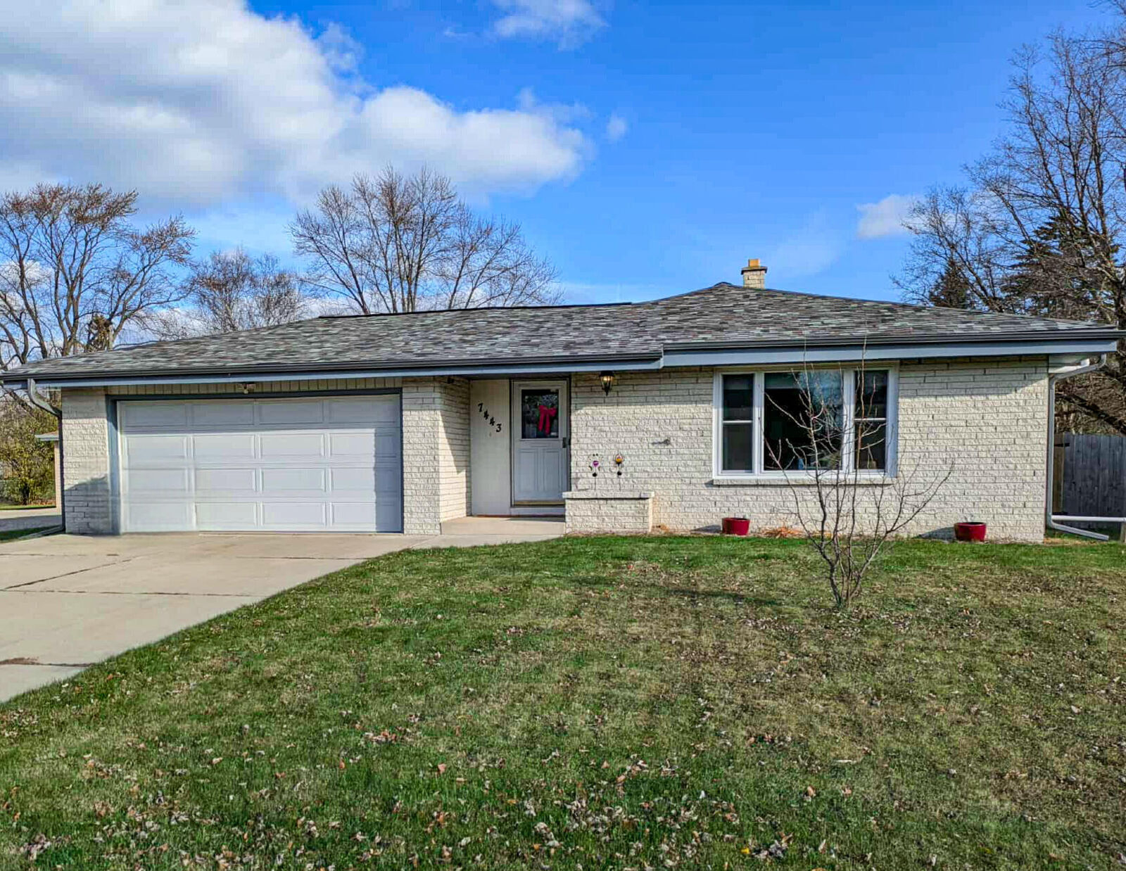 Property Photo: 7443 Blackhawk Dr WI 53402