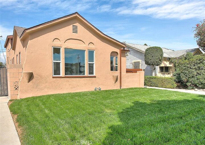 Property Photo:  547 W 106th  CA 90044 