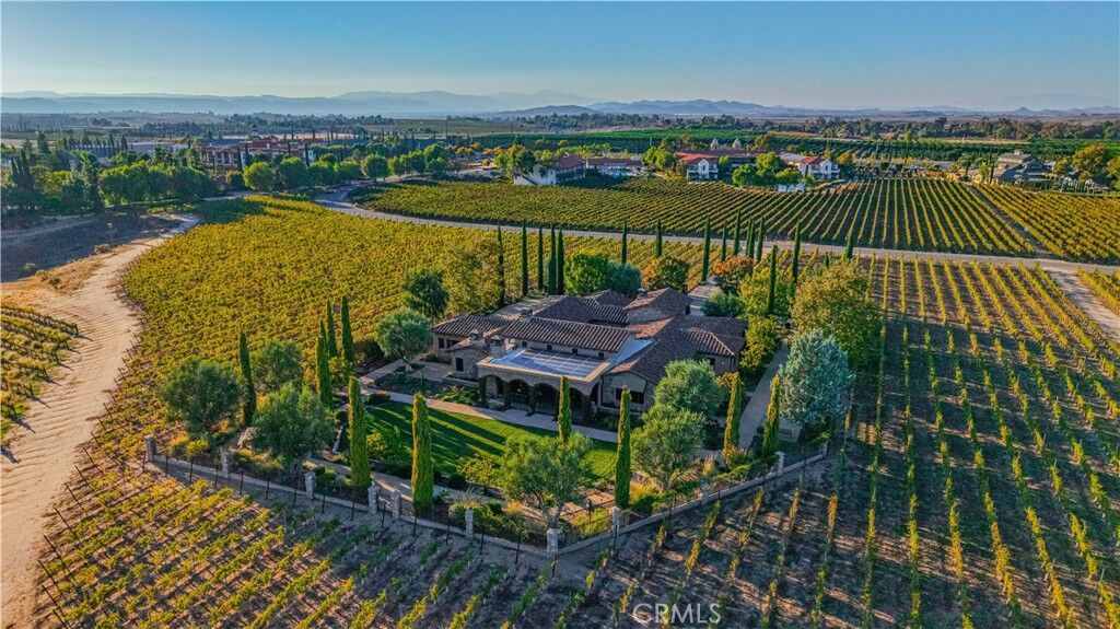 Property Photo:  34965 Via Del Ponte  CA 92592 