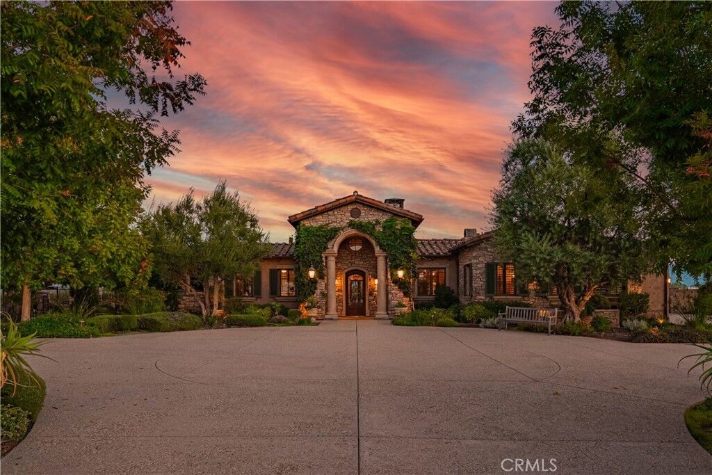 Property Photo:  34965 Via Del Ponte  CA 92592 