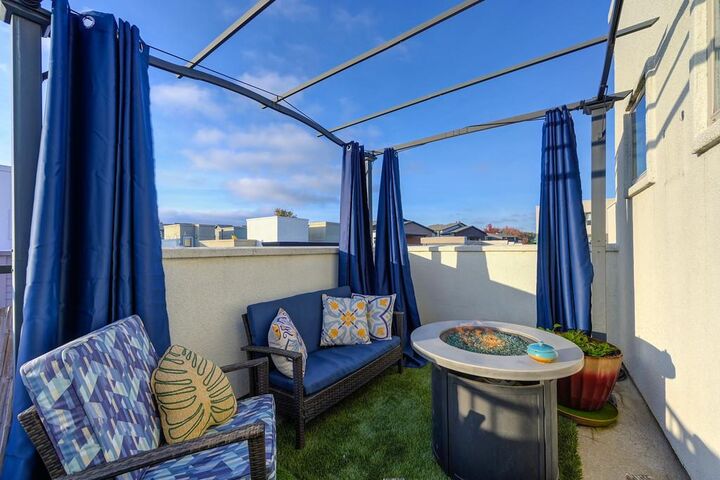 Property Photo: 216 Box Lane CA 95818