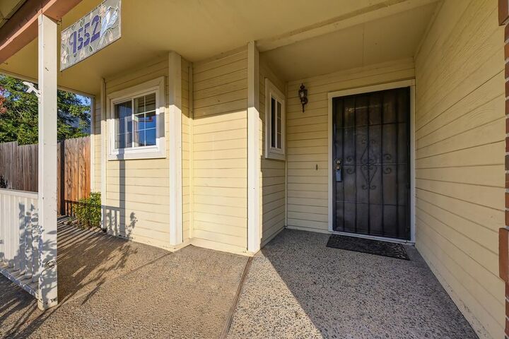 Property Photo:  9552 Dunkerrin Way  CA 95758 