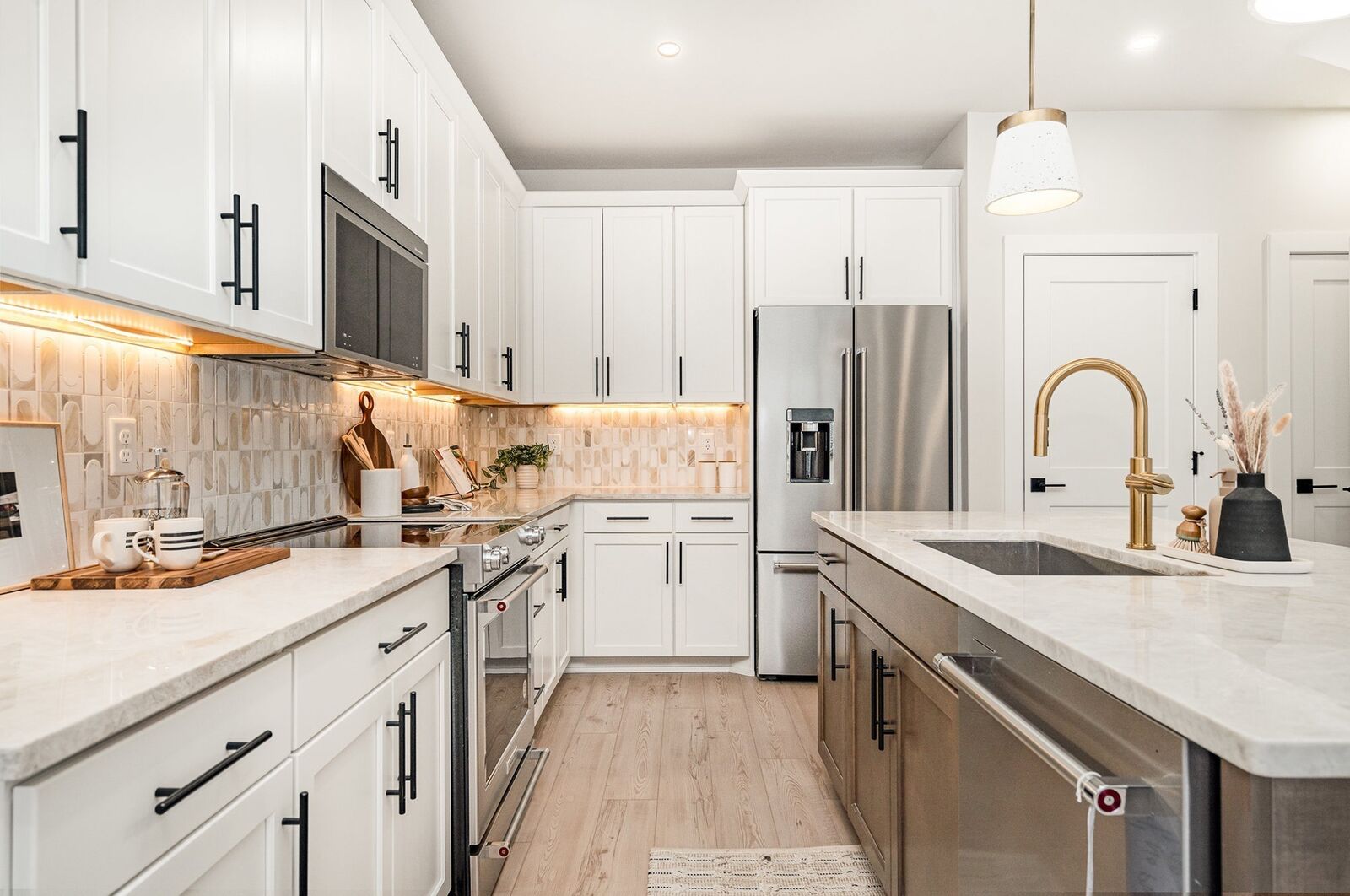 Property Photo:  826 42nd Ave N  TN 37209 