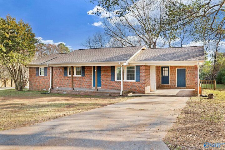 Property Photo: 604 Douglas Drive NW AL 35640