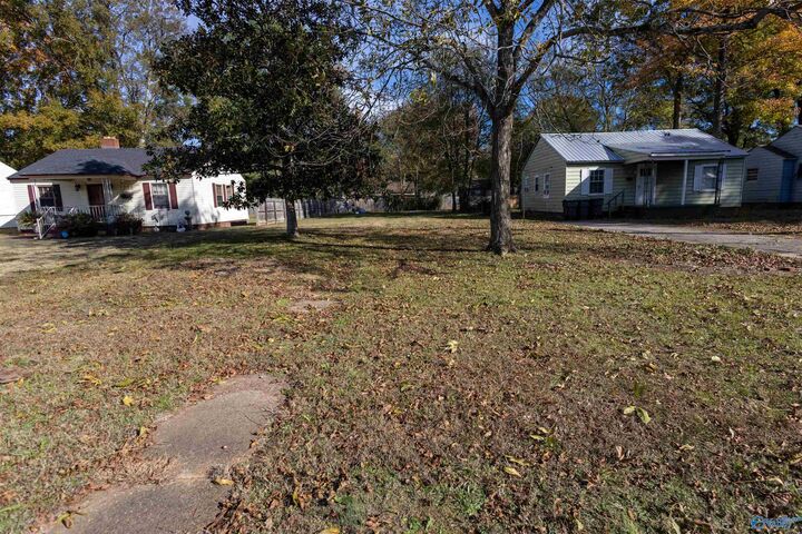 Property Photo:  210 8th Avenue NW  AL 35601 