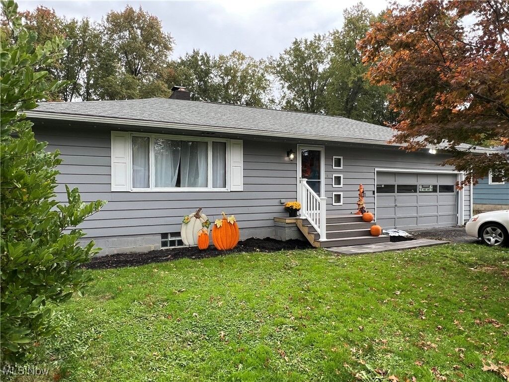 Property Photo: 1191 Westover OH 44484