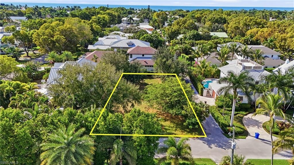 Property Photo: 245 5th St N FL 34102