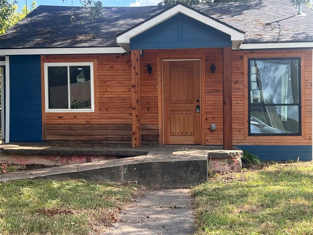 Property Photo: 2506 Southland TX 75215