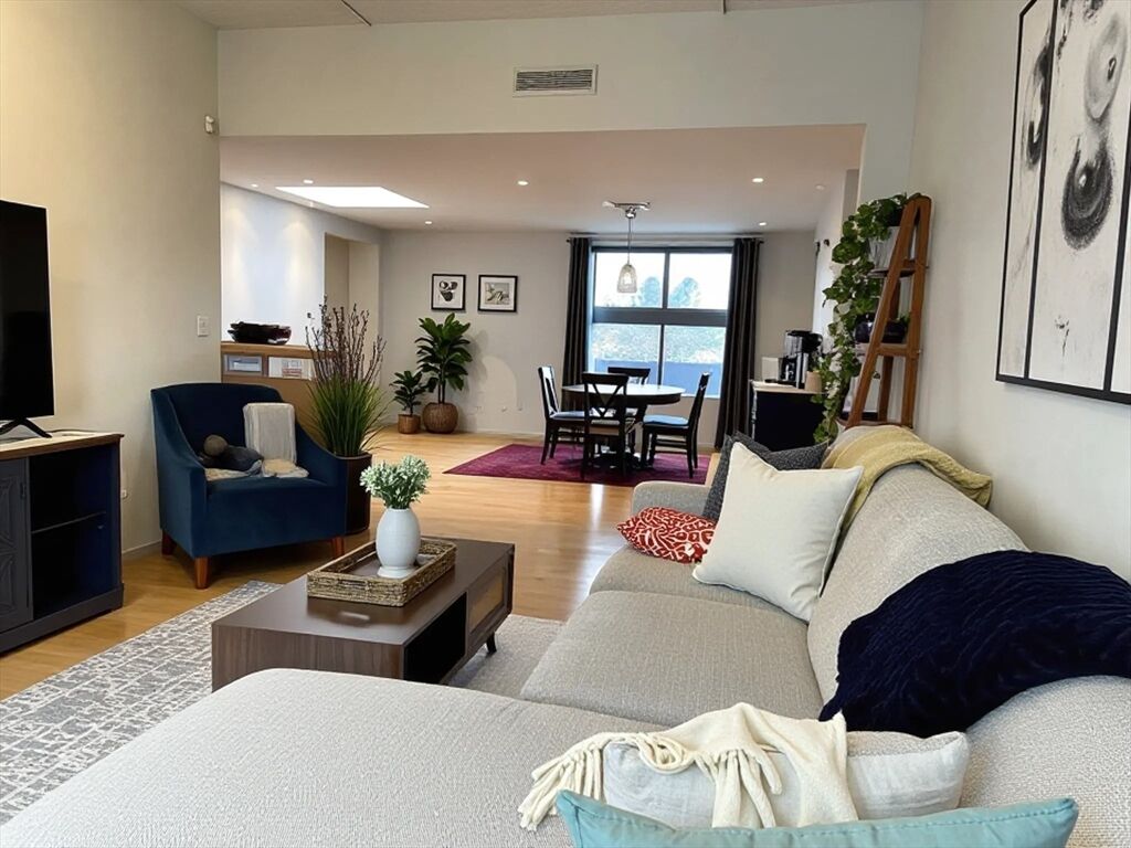 Property Photo: 170 Gore St 614 MA 02141