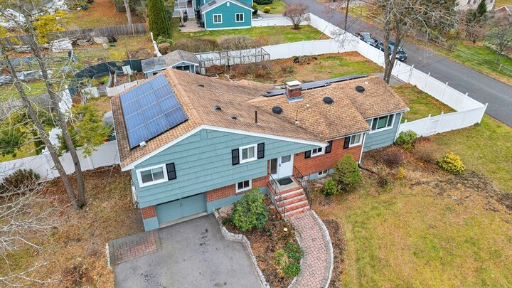 Property Photo:  6 Woodward Rd  MA 01701 