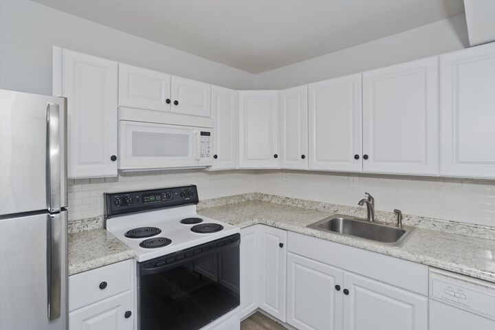 Property Photo: 286 Nassau Dr 286 MA 01129