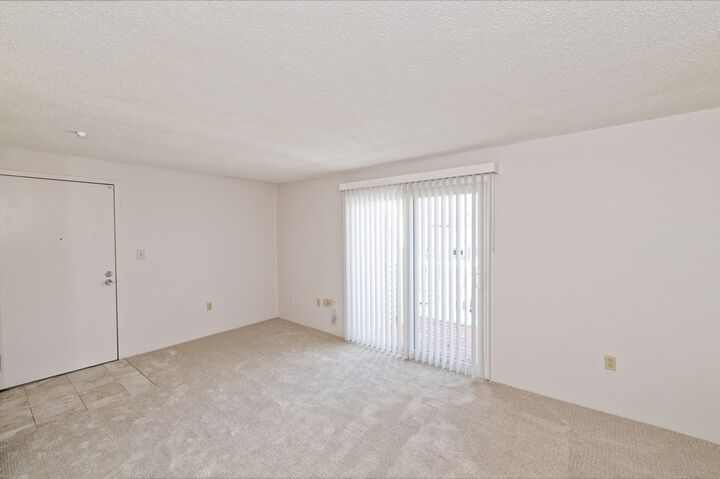 Property Photo:  3 Post Oak Lane 9  MA 01760 