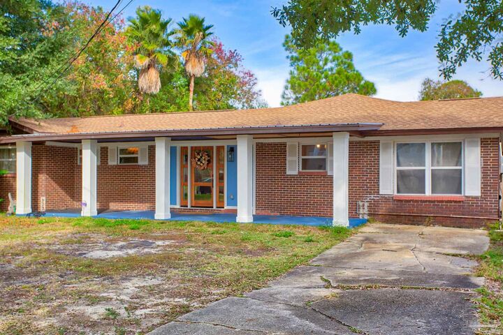 Property Photo: 3262 West Ave FL 32563