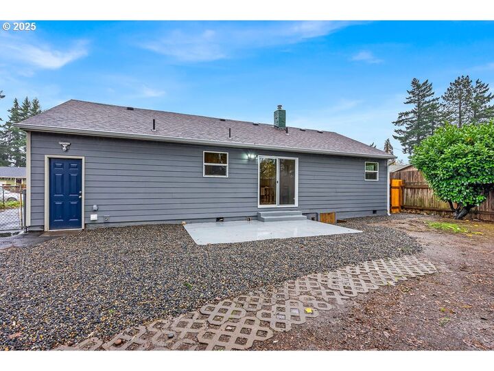 Property Photo:  13104 SE Center St  OR 97236 