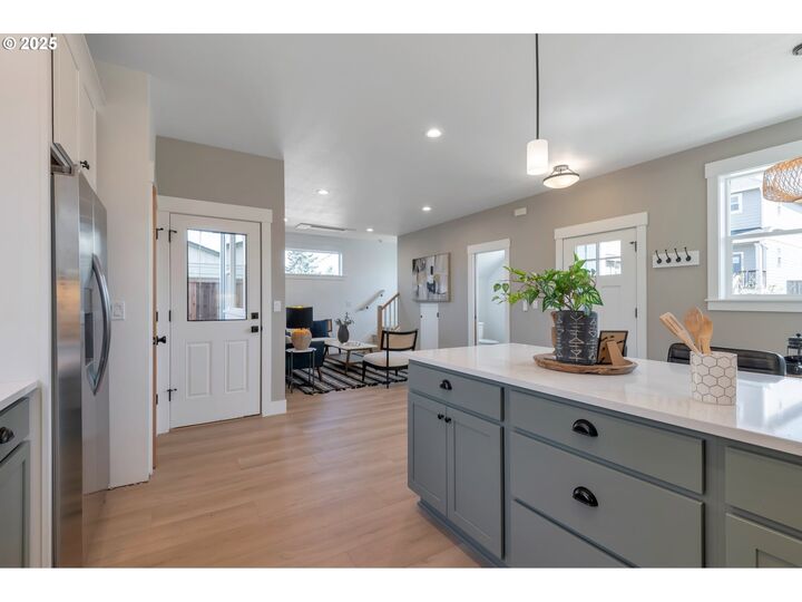 Property Photo:  7263 SE Duke St 7  OR 97206 