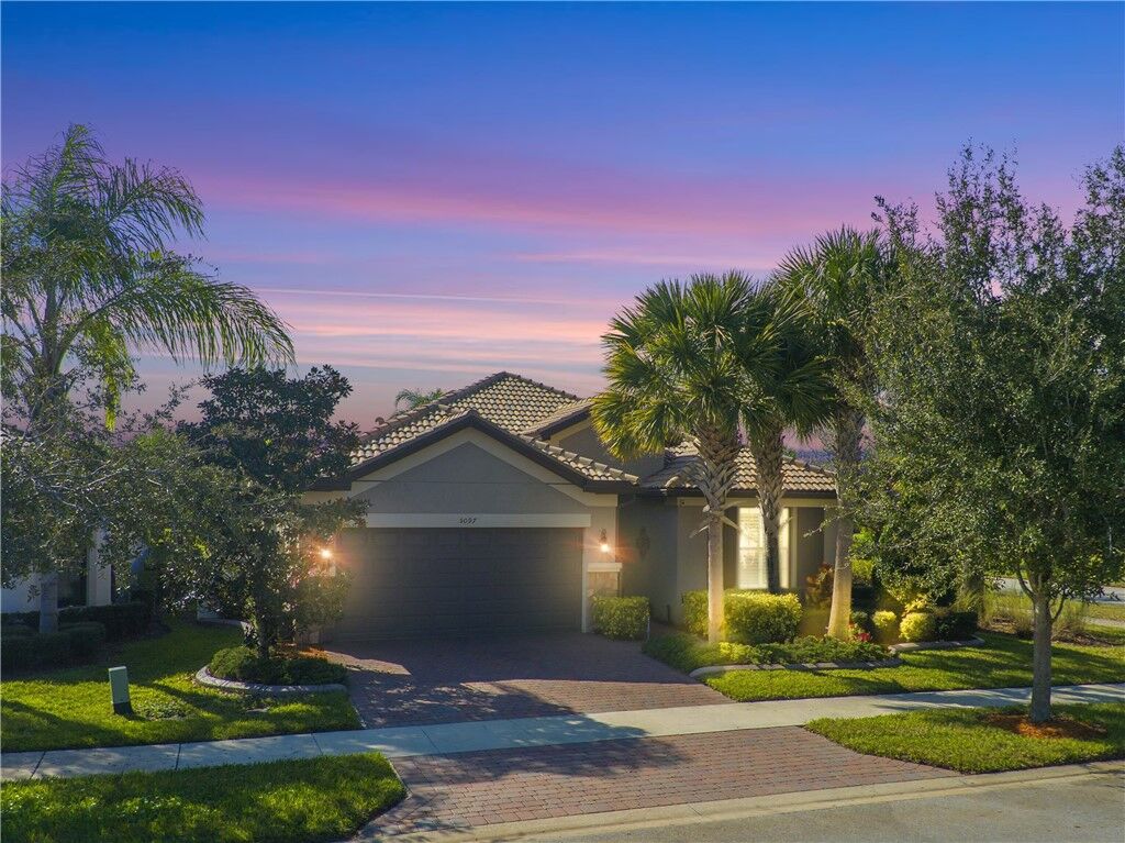 Property Photo: 5097 Pendelton Square FL 32967