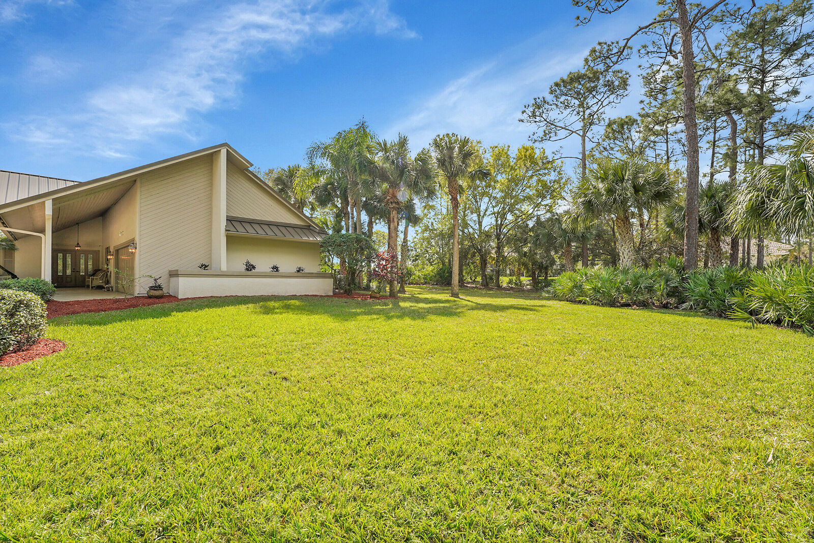 Property Photo:  7839 Sabal Lake Drive  FL 34986 
