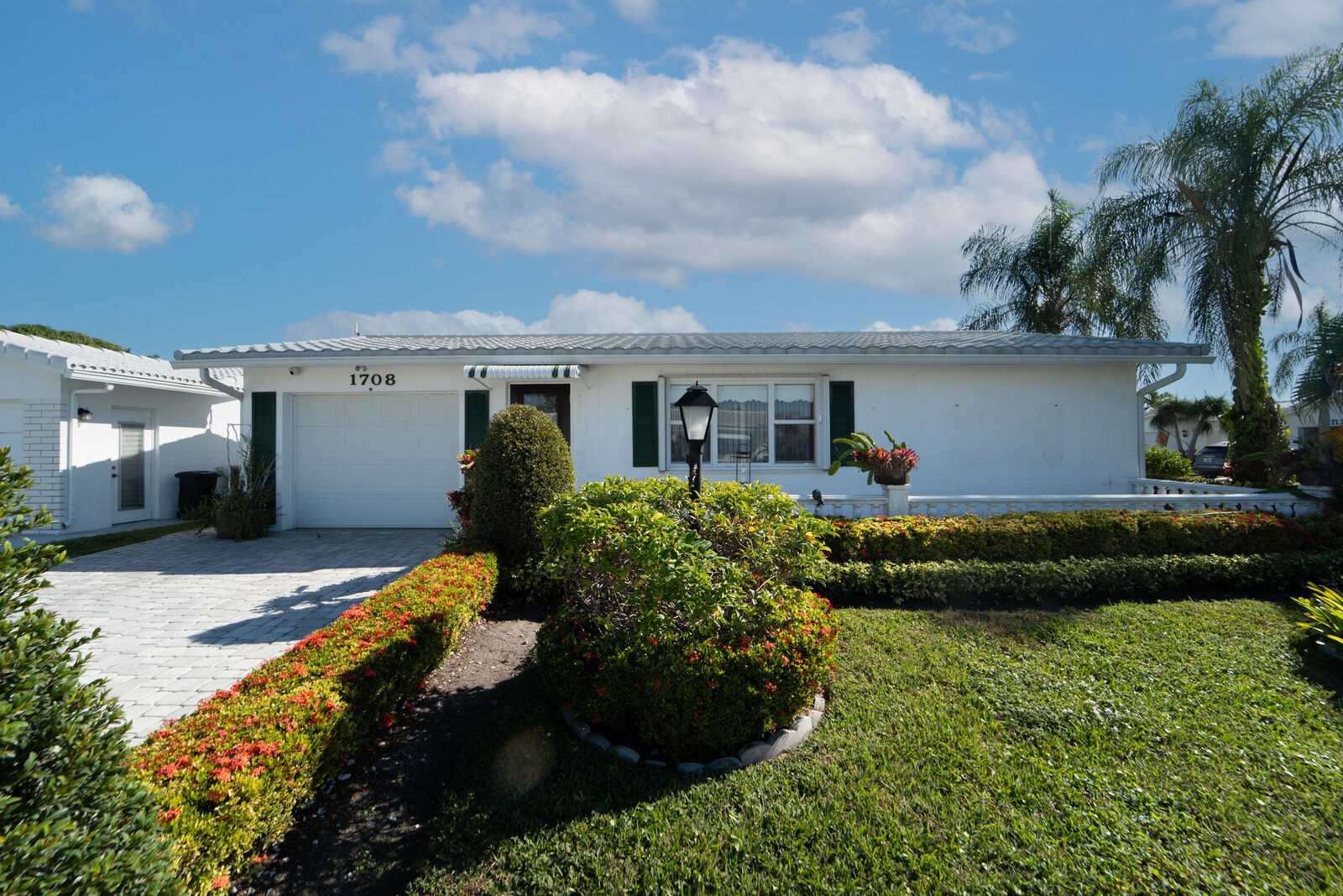 Property Photo:  1708 SW 21st Street SW  FL 33426 