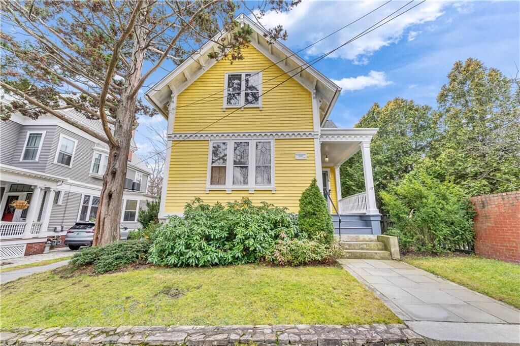 Property Photo:  117 Benevolent Street  RI 02906 
