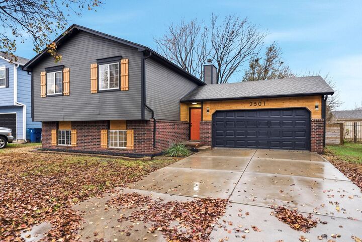 Property Photo:  2501 N Beacon Hill  KS 67220 