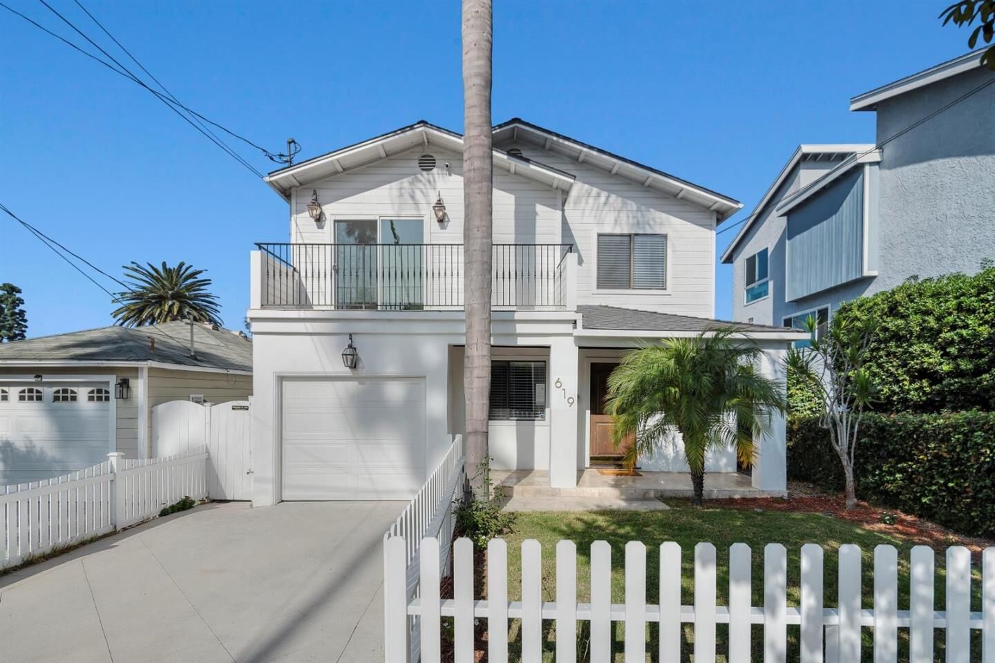 Property Photo:  619 Beryl Street  CA 90277 